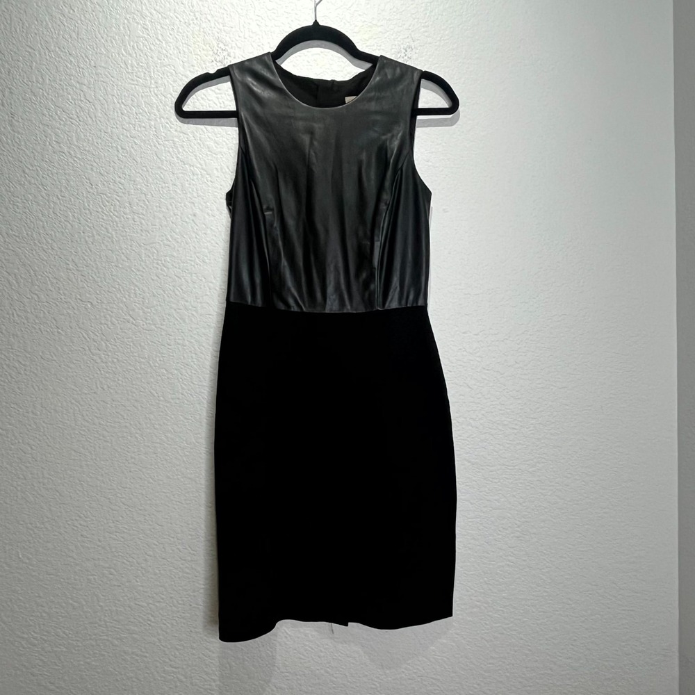 Banana Republic Sheath Mini Dress Womens 2 Black Faux Leather Exposed Back Zip
